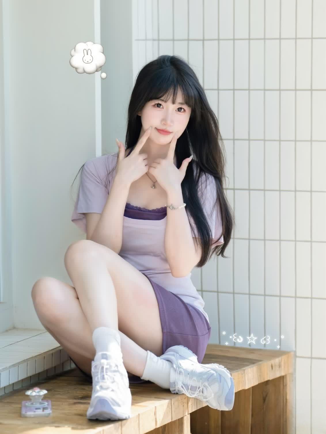 世界这么大 有人给你难堪 有人给你解围 有人给你撑腰 爱你的人自然知道如何爱你。
