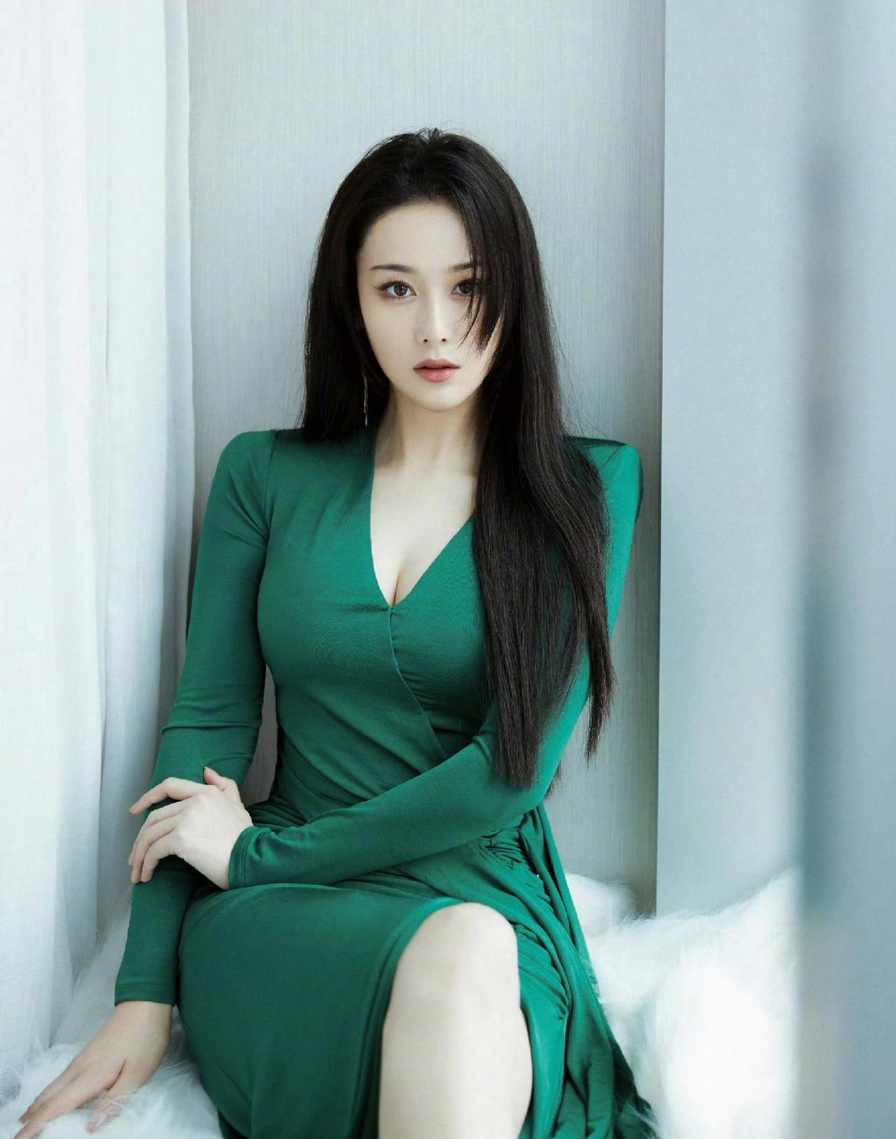 张曦予性感大长腿