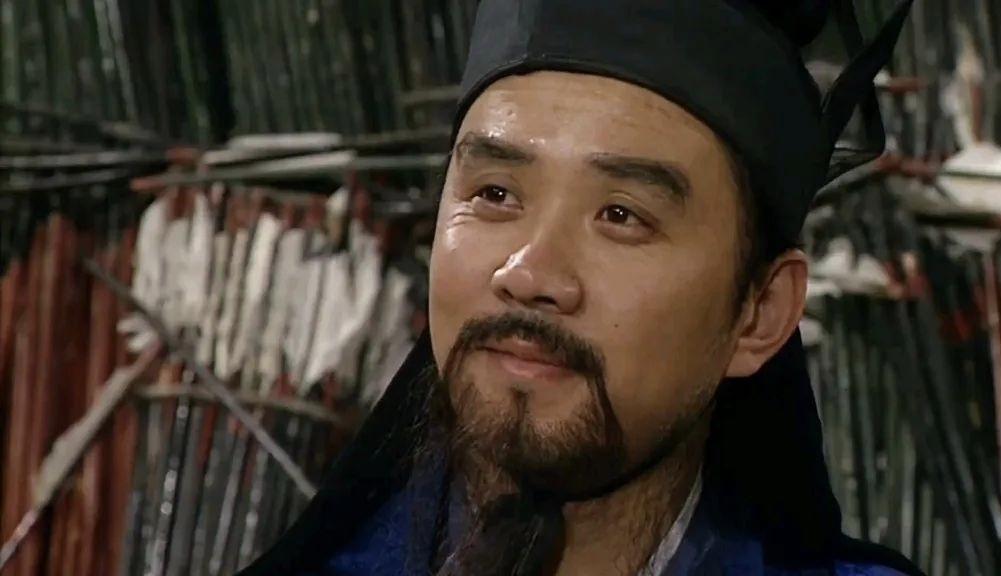 鲁肃对东吴来说太重要了，主要原因有三个：

1、鲁肃是东吴文臣和武将之间的调和剂