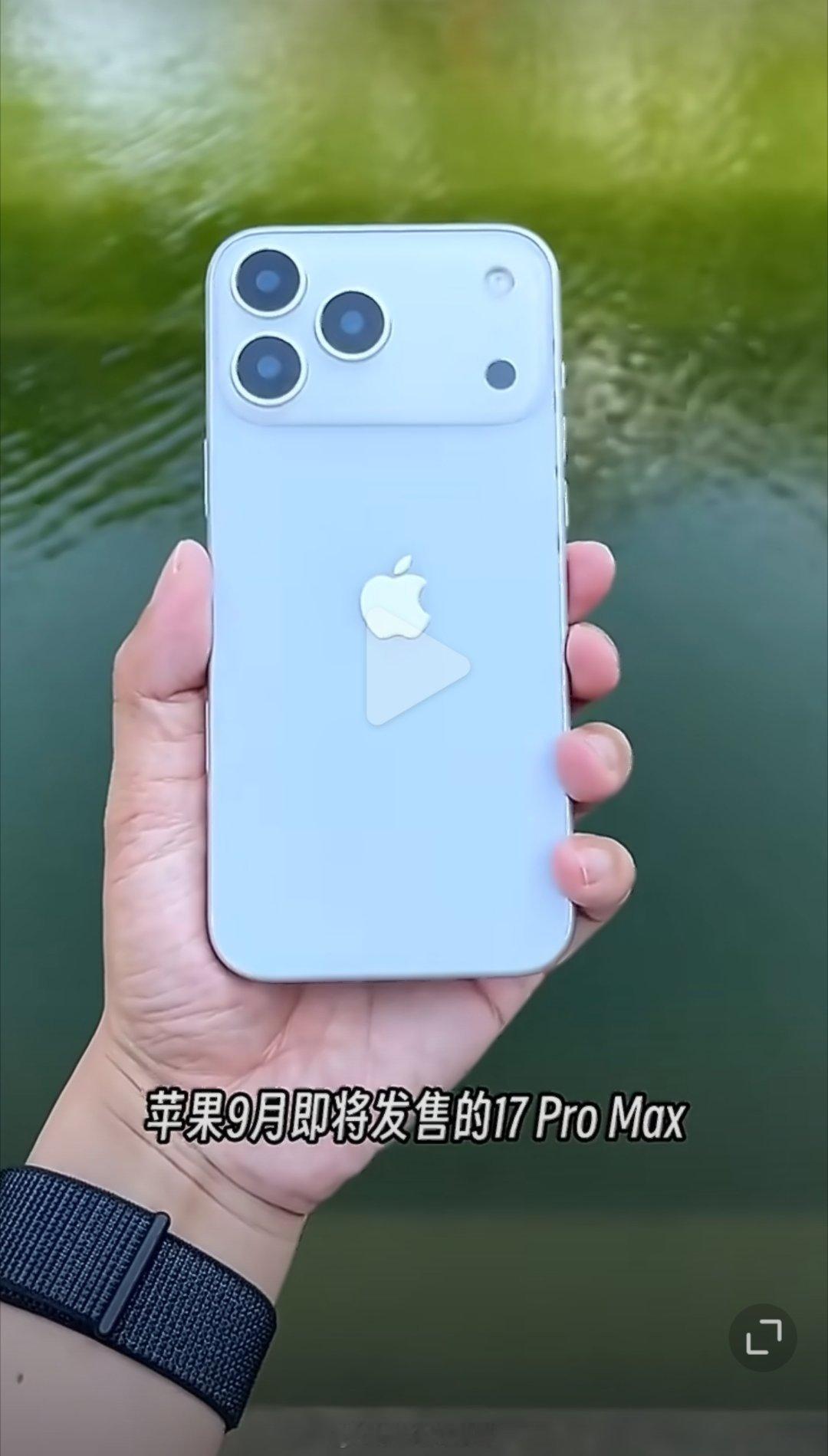 iPhone17ProMax最新机模对比一看确实变厚了，不过增肥背后藏着惊喜？是
