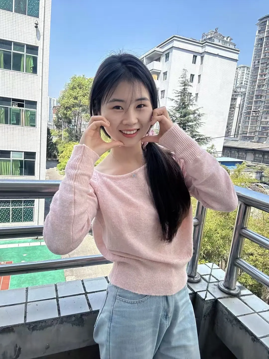 是不是男生都认为，没有钱没有房，没有车，给不了女生想要的未来，所以都宁...