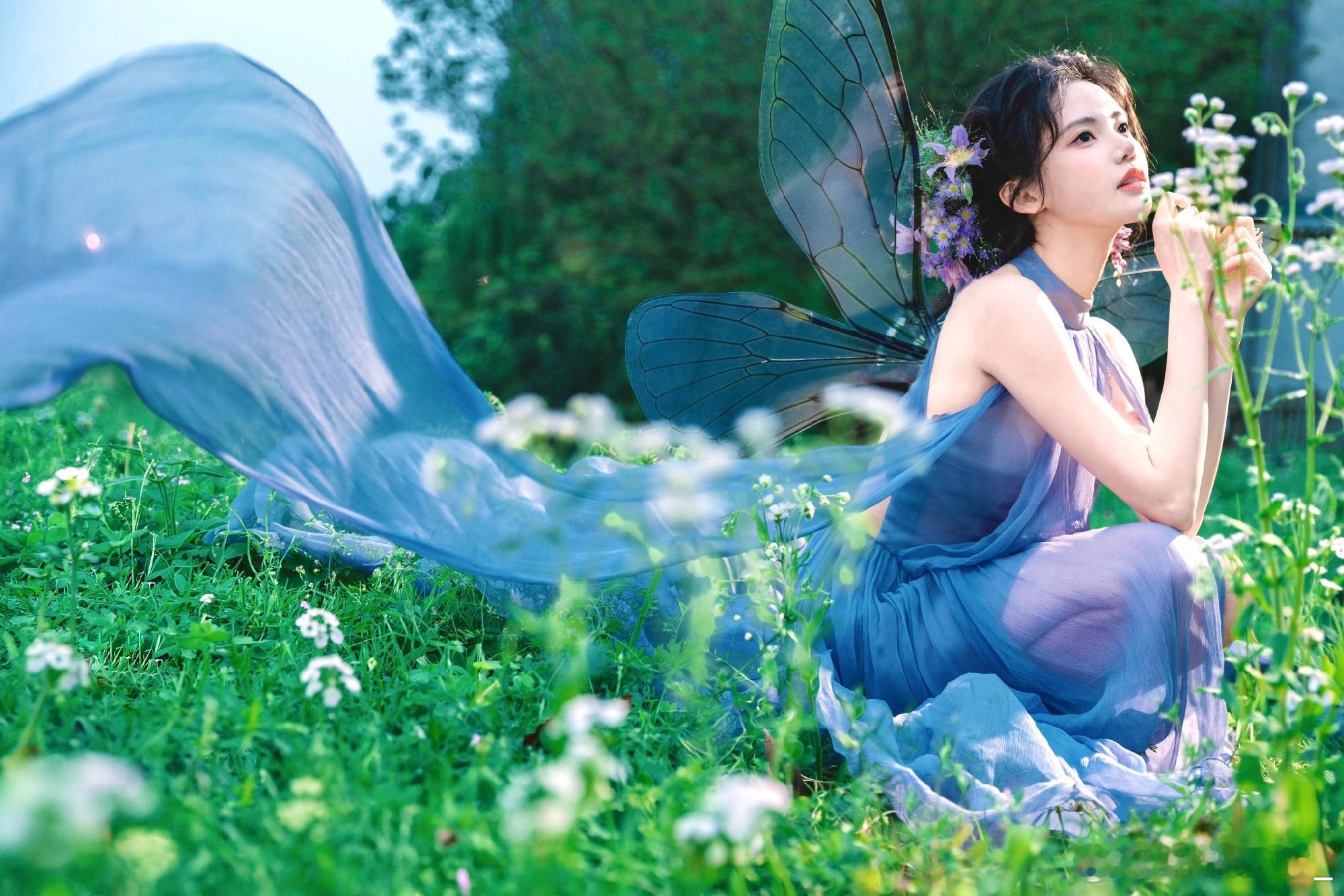 青年演员孙珍妮 浅修两张～是谁家花蝴蝶来送祝福呀