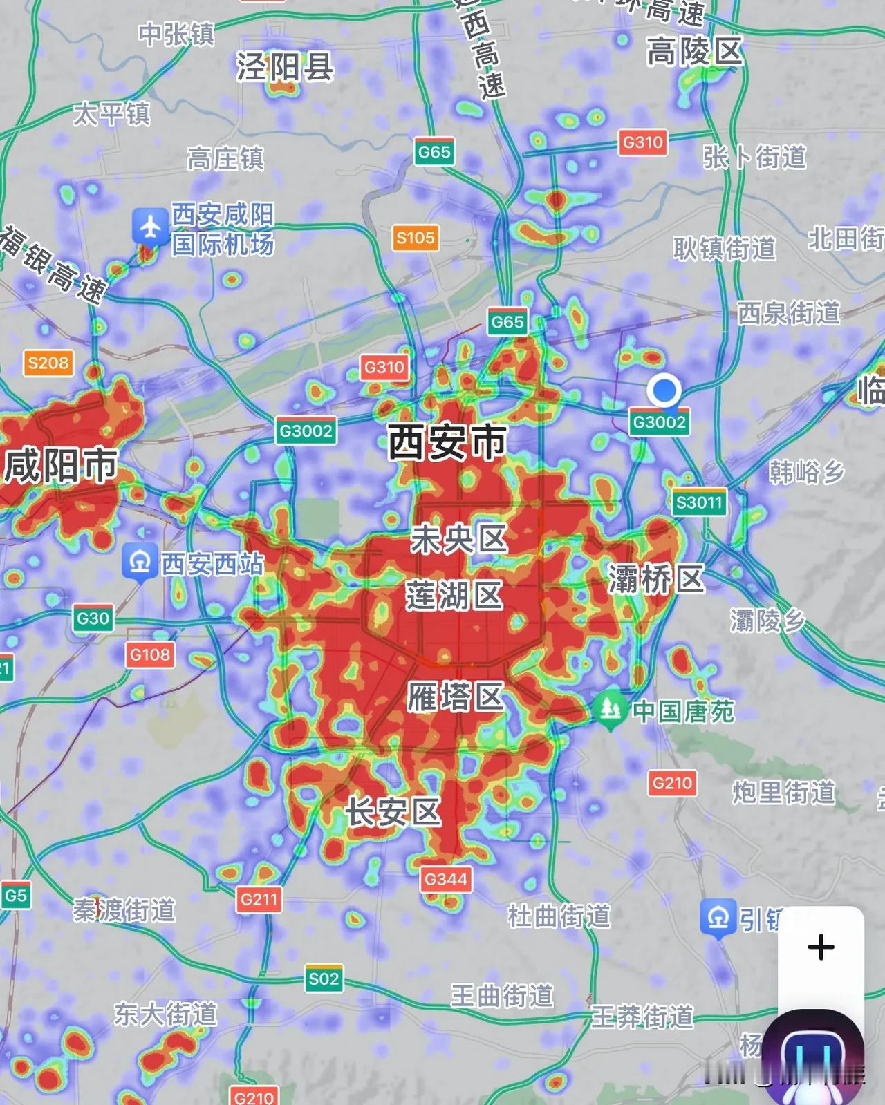 晚上十点半左右，南方夜生活最丰富的城市长沙和北方夜生活最丰富的城市西安人流量分布