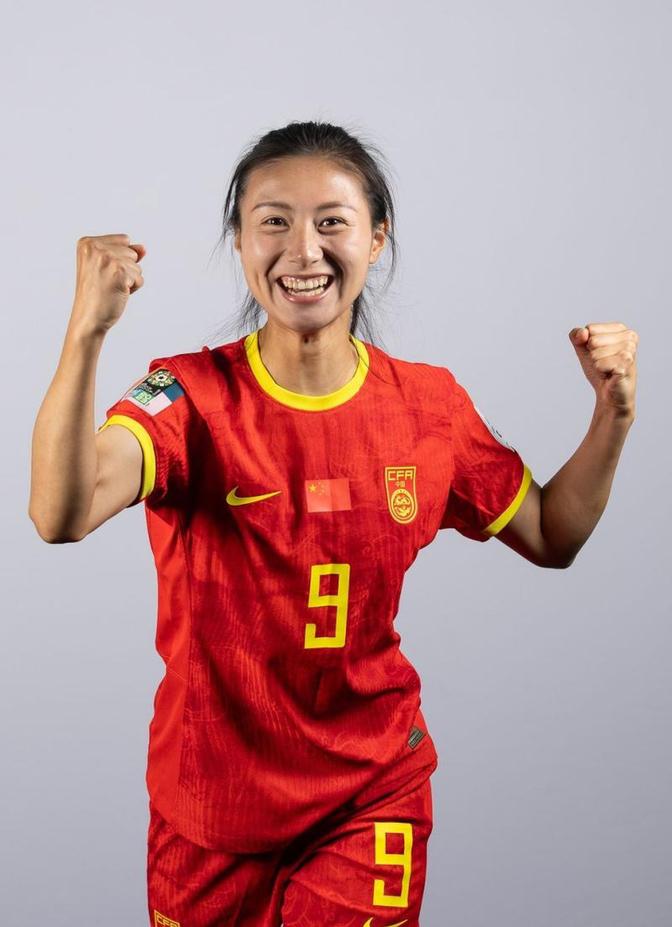 沈梦雨到最后一分钟才让人家上场！霍悦欣一秒钟都没上！

那带她们去干嘛？这可是热