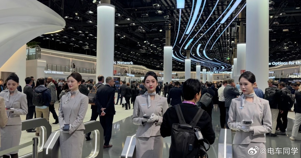 华为MWC的客工部，一个很震撼的部门。 