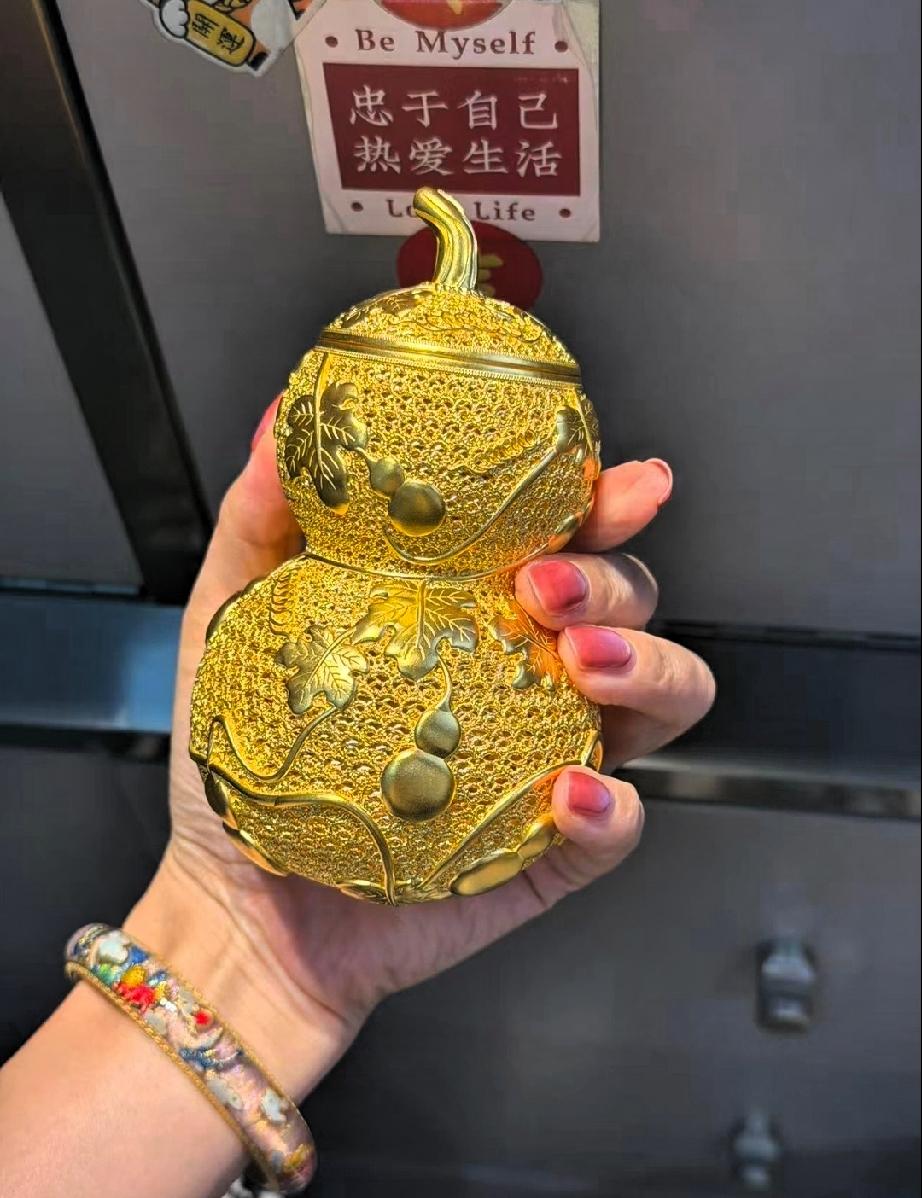 看了今天的金价，
血压真的要飙升到108了，
7月24日金价已经
跌到882每克