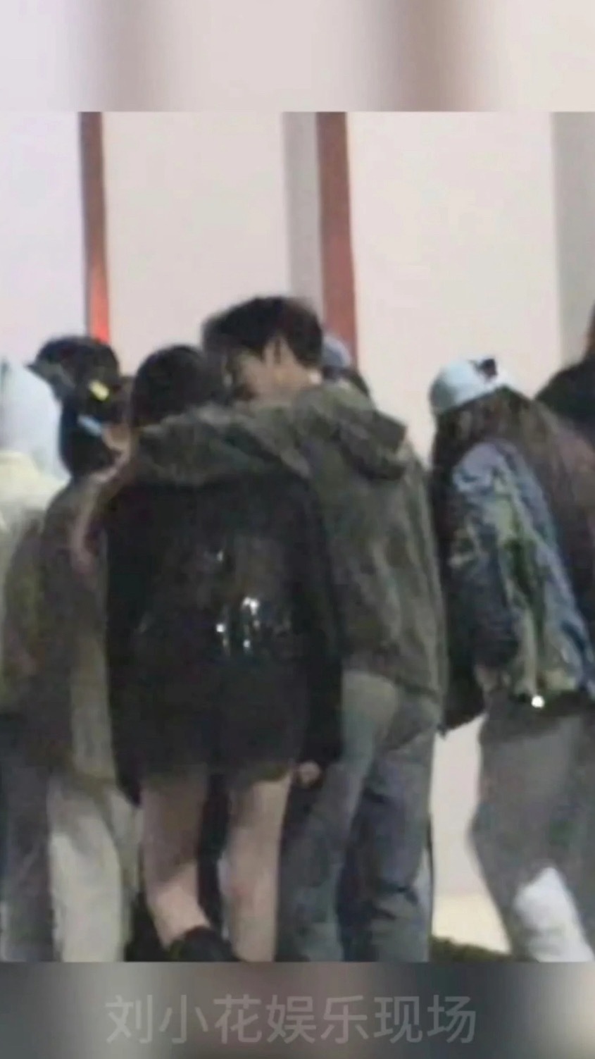 李昀锐？？关晓彤？？？新剧物料拍摄中⋯？？？？？ 