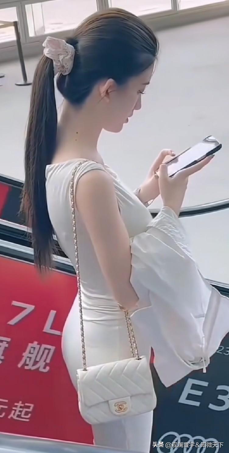 辨一个人能不能久处，不用听甜言，不用看人品，只需看她脸上藏不藏“戾气”。
 
脸