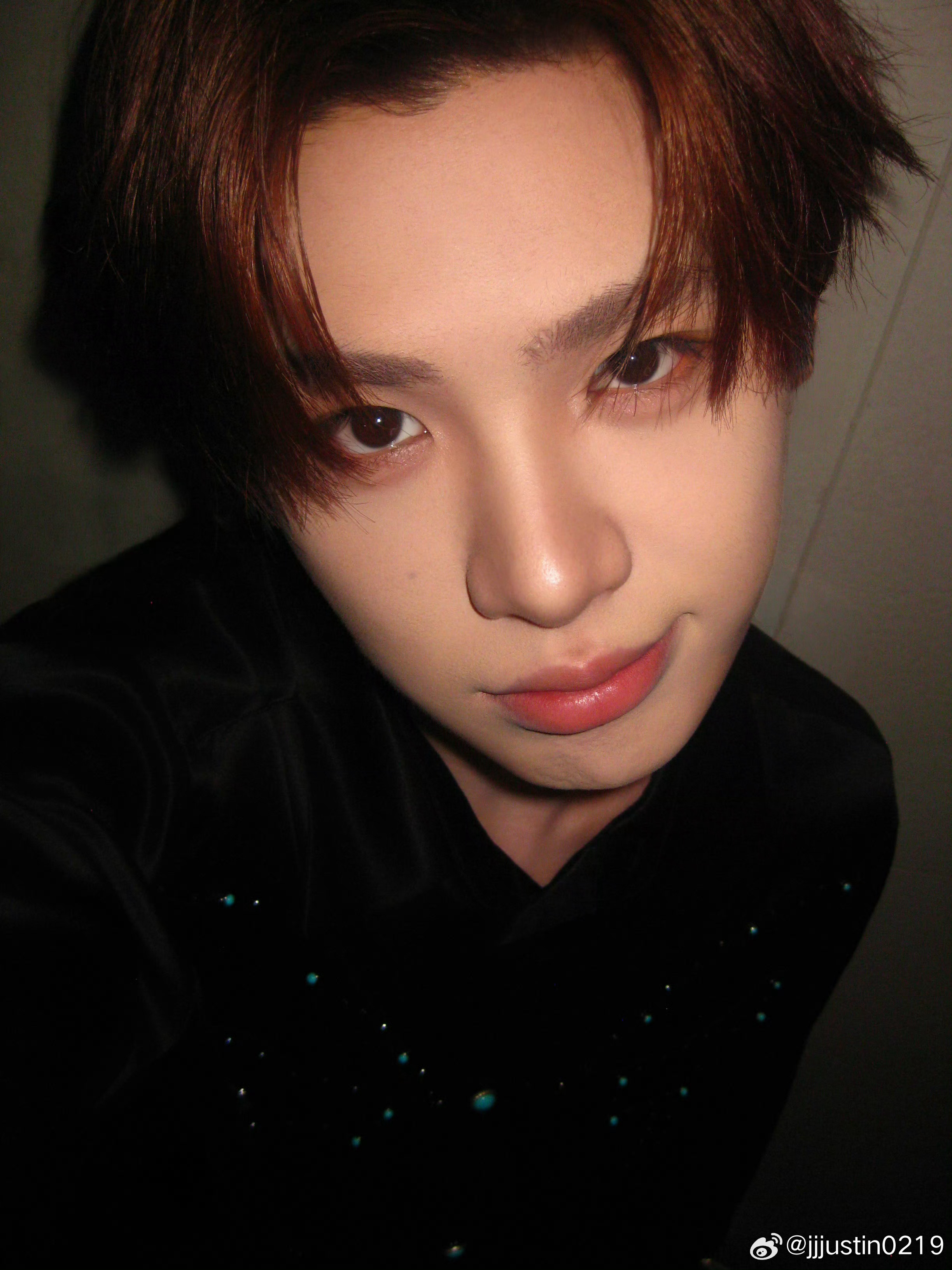 黄明昊[超话]  🌱黄明昊贾想世界glitch演唱会🌱黄明昊你好星期六 愿往