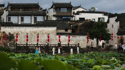 一、2026年到底多少分能上？看位次比看分数更准
先给你吃个定心丸——分数线没你