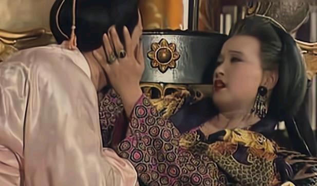 成吉思汗怀疑自己的妃子婚前不守妇道，妃子：你验验不就行了
 
成吉思汗是蒙古草原