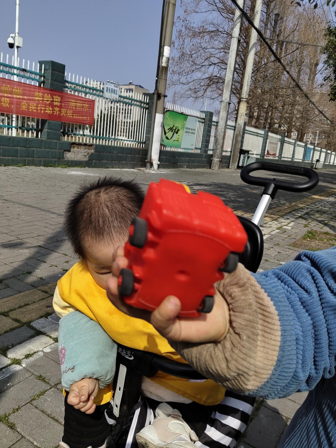 集卡点灯领现金我正在参加集卡点灯分20万春节活动。集卡点亮灯笼，可获得现金奖励，