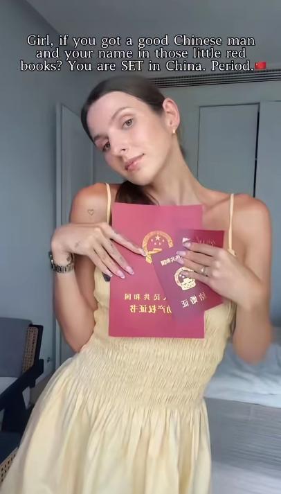 可恶！中国男人竟成外国女人猎物？外国女生开始在教如何获得在中国稳定生活。

说白