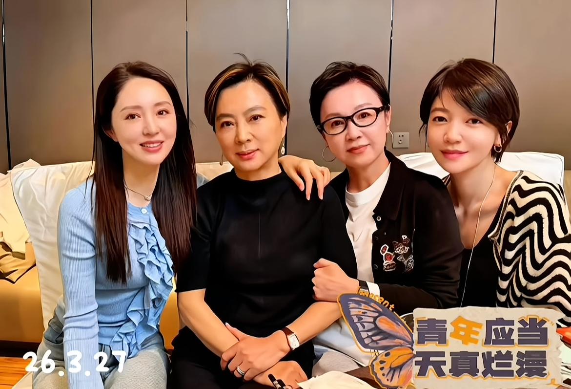 儿子去世三年，傅艺伟再度罕有露面，并与董璇聚会，这友谊，让人有点看不懂。
23年