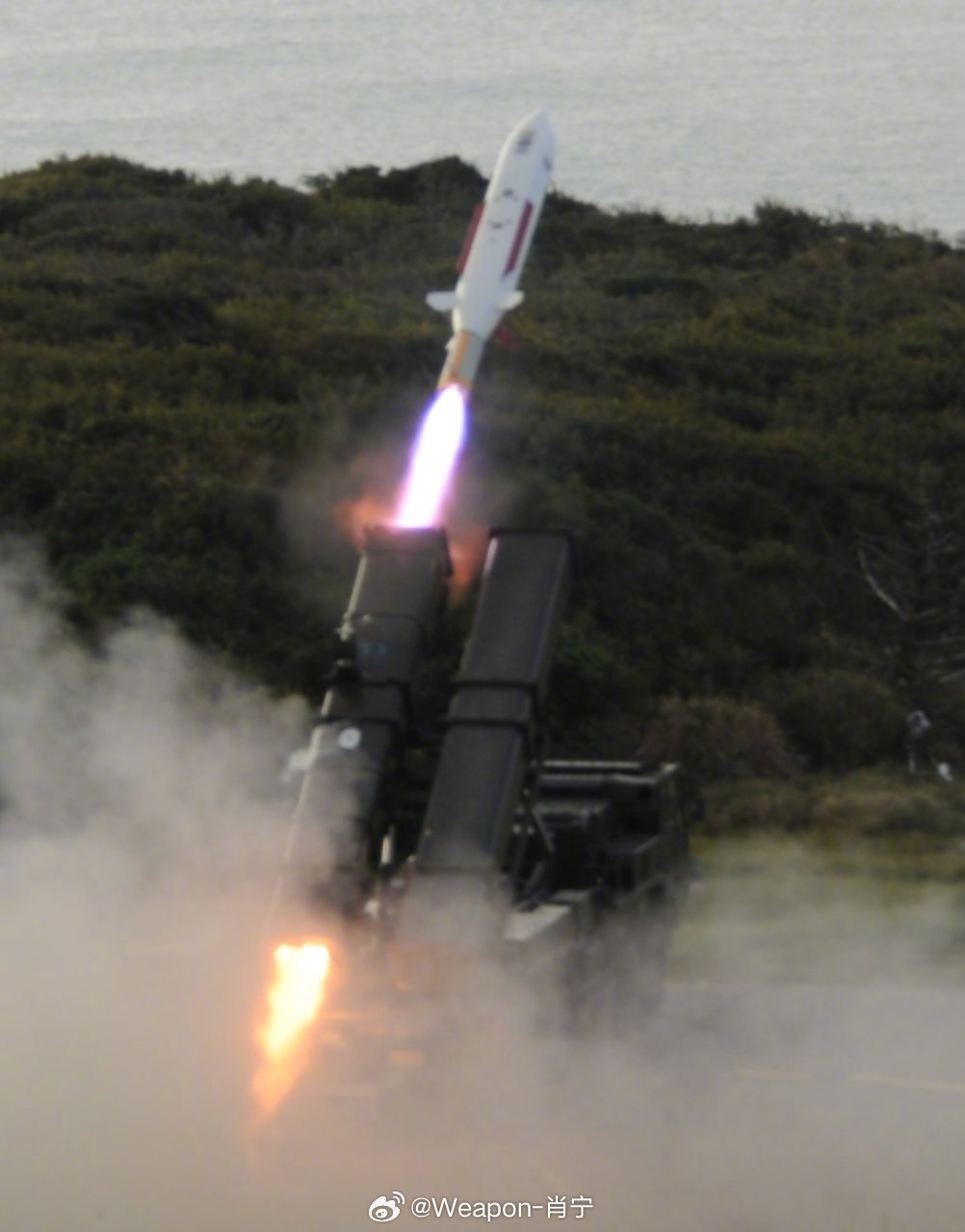 #兵器影像[超话]#日本防卫省试射新型国产防区外导弹，这是性能改进的12型岸舰导