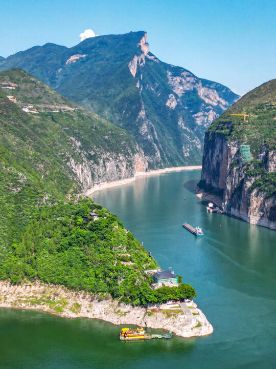 李白没有骗我！回头看“轻舟已过万重山”