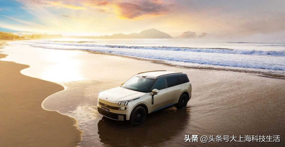 领克900旗舰大五座来啦，空间舒适性拉满
5240mm车长+3160mm超长轴距