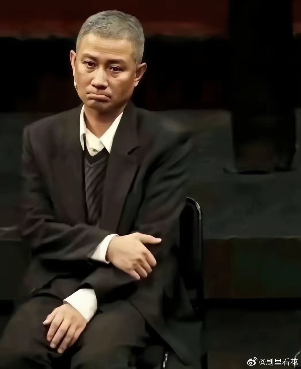 一个人到底要多可恨、多败人品，才会混到圈里人人喊打、全网唾弃的地步，文章真的做到