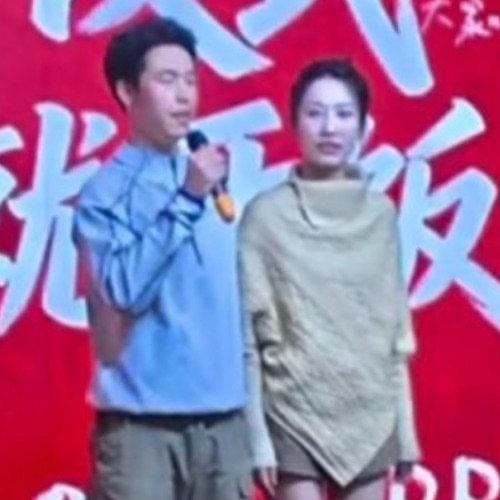 河南这对新婚夫妻的极简婚礼，把“浪漫性价比”拉到了天花板。婚车用自家轿车，花2元