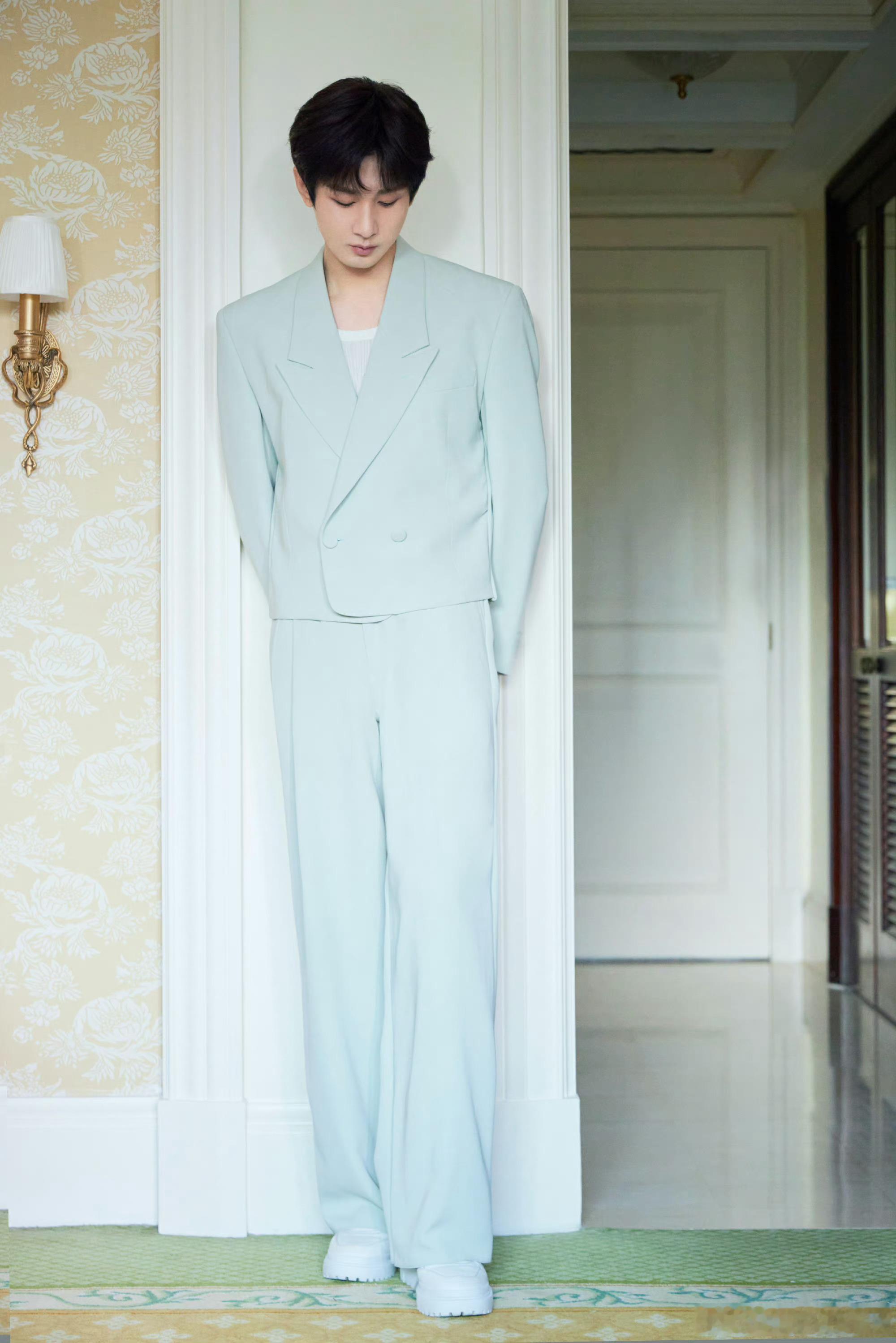 cy明月高悬夜空，眼下是春天。我想起了你，内心是完整的。成毅｜赴山海｜萧秋水｜李