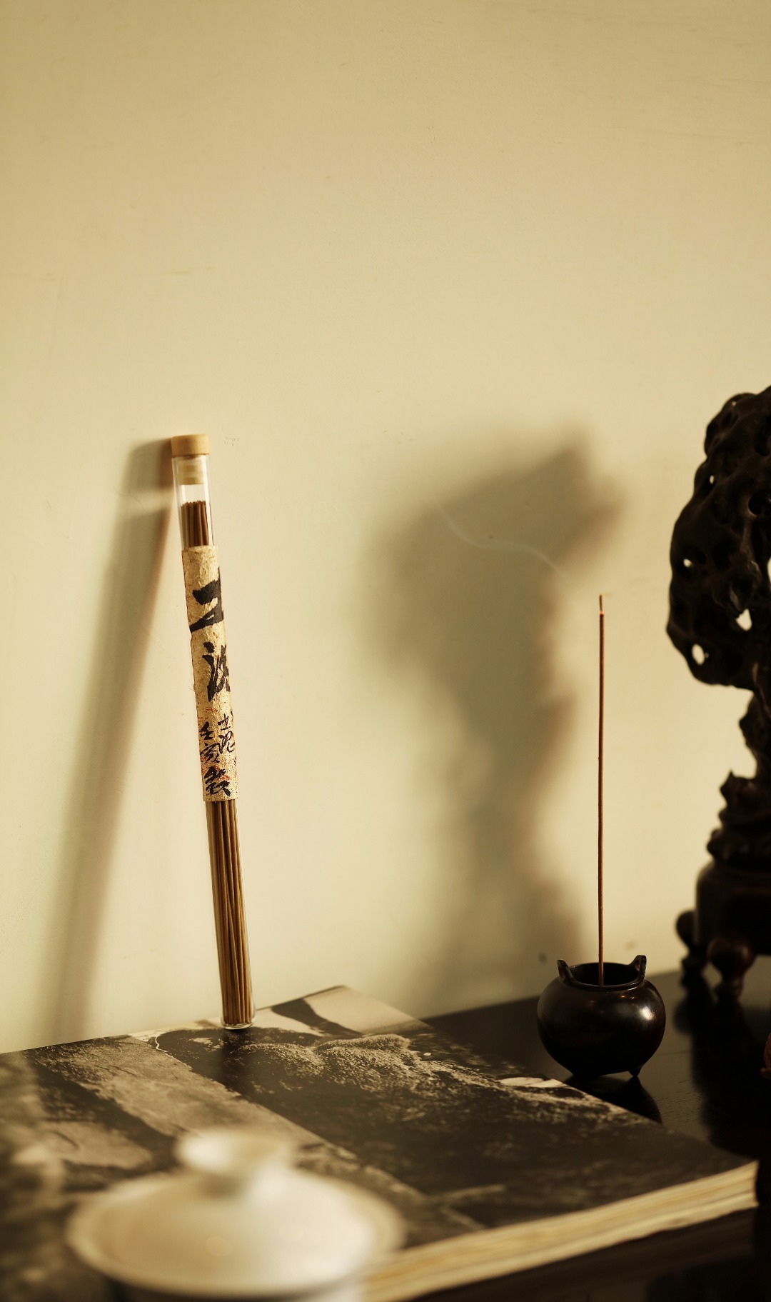 斯里兰土沉 | 线香 9g装斯里兰卡野生土沉，埋藏风化于土中百年之久，剩余不朽的