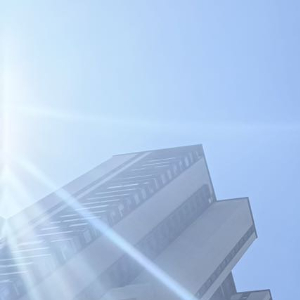 0000出言时稍加斟酌，不去随口伤人。接纳别人不一样的想法，少一点苛责。力所能及