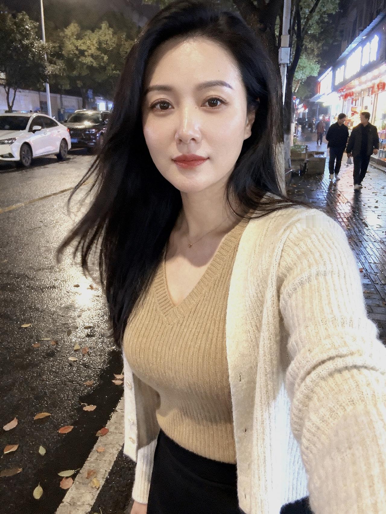 下班快乐～
风景因走过而美丽，
命运因努力而精彩。
日子在忙忙碌碌中充实，
生活