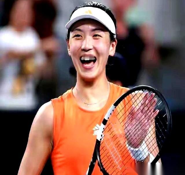 再赢两场就当一姐了？
我刚看到这句话的时候，差点把手机扔出去。
真的，有些人是不