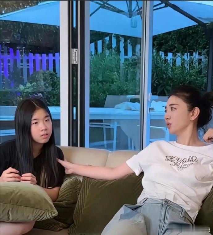 黄奕发文表态“只是喜欢，没有出道，感谢善意，停止伤害” 是金子总会发光，喜欢什么