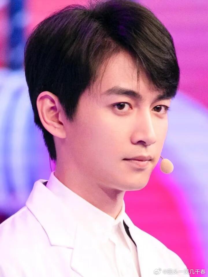 翟子路和陈晓好像 眼睛和少年感太像了，不会只有我觉得吧翟子路电视剧主角