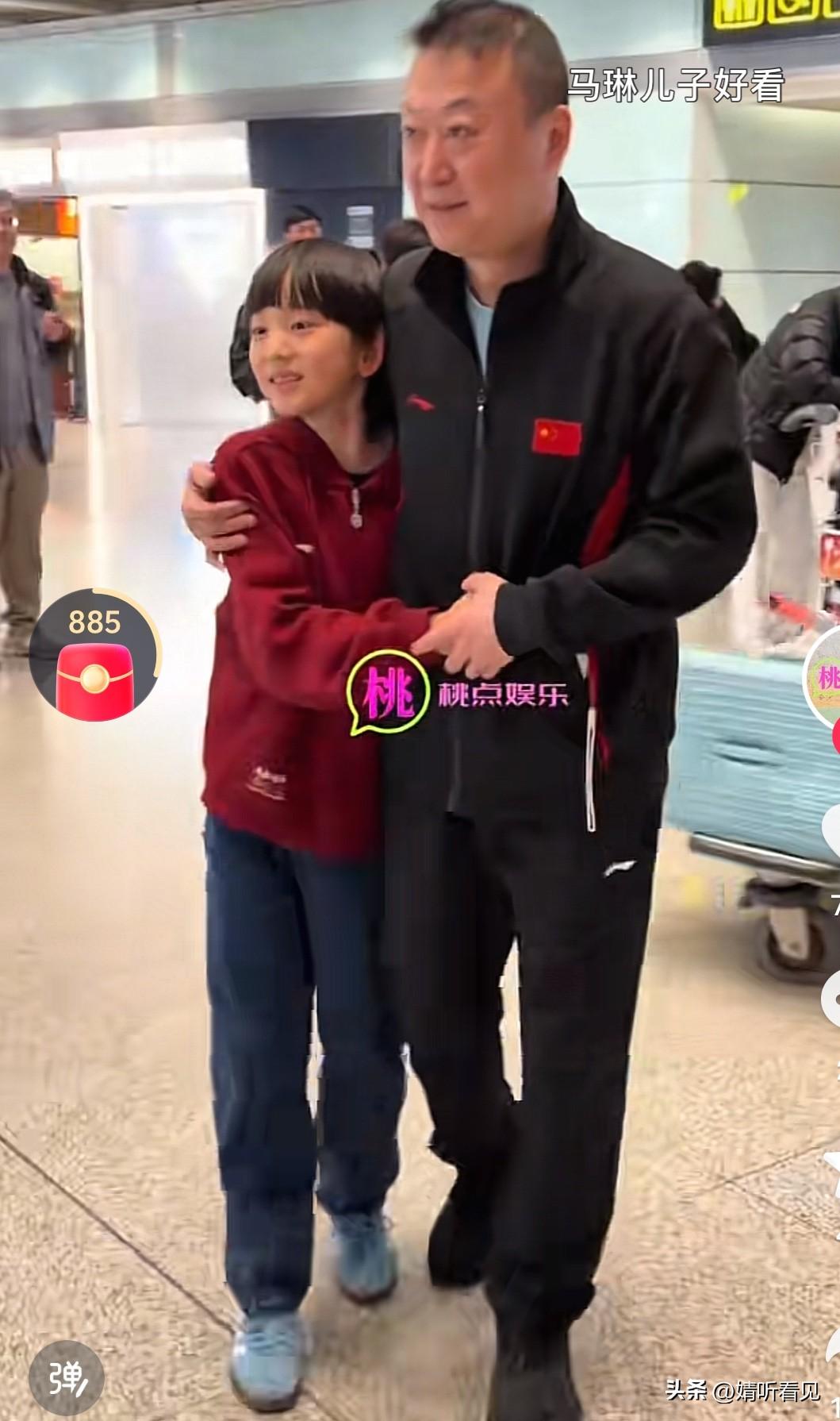 万万没想到，46岁的马琳！
二婚所生的儿子马沐汐都这么大了，已然是个10岁的小伙