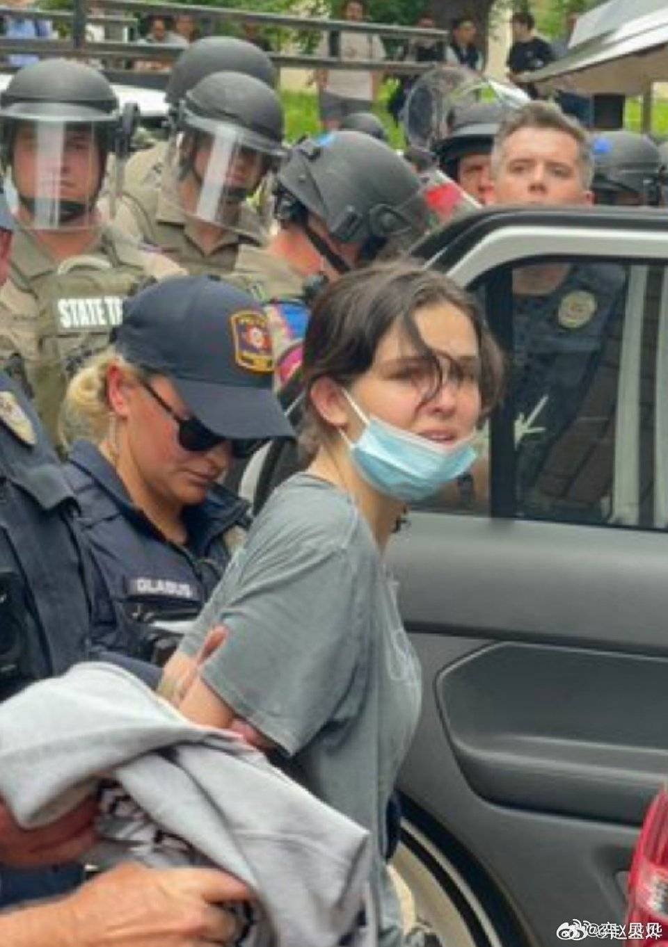 #美国校园反种族灭绝抗议活动# #美国校园亲巴抗议活动冲突升级#美国校园的抗议活