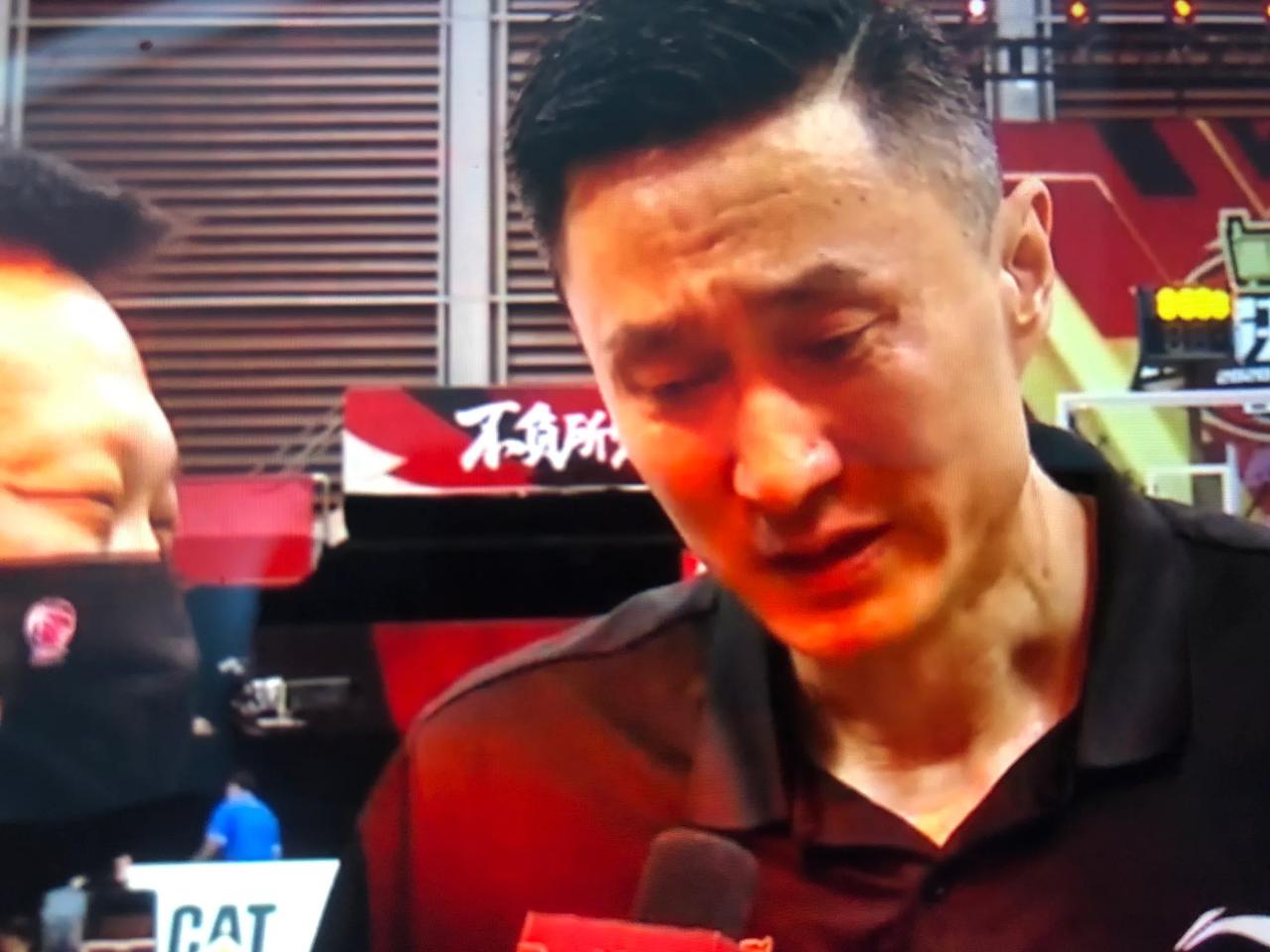 杜锋彻底信错人！看走眼了！整个广东队只有4个人想赢球，其他人干嘛来了？

随着八