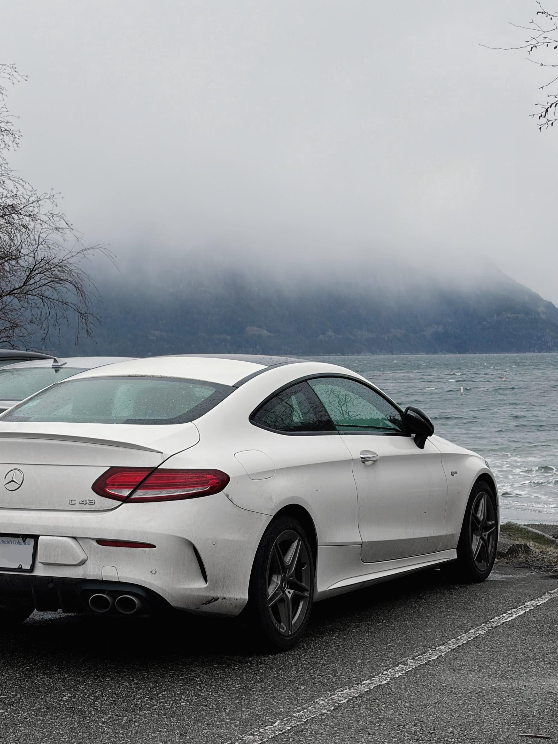 一台没有优点的车 奔驰C43。没有优点也许并不是一件坏事，我们开这台c...