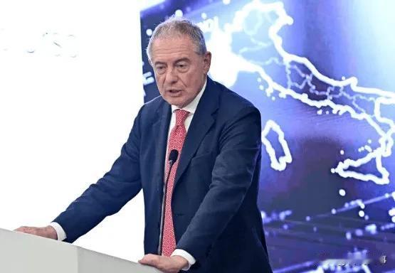 针对中国，意大利工业部长部长选择站队美国！
据路透社报道，意大利工业部长乌尔索在