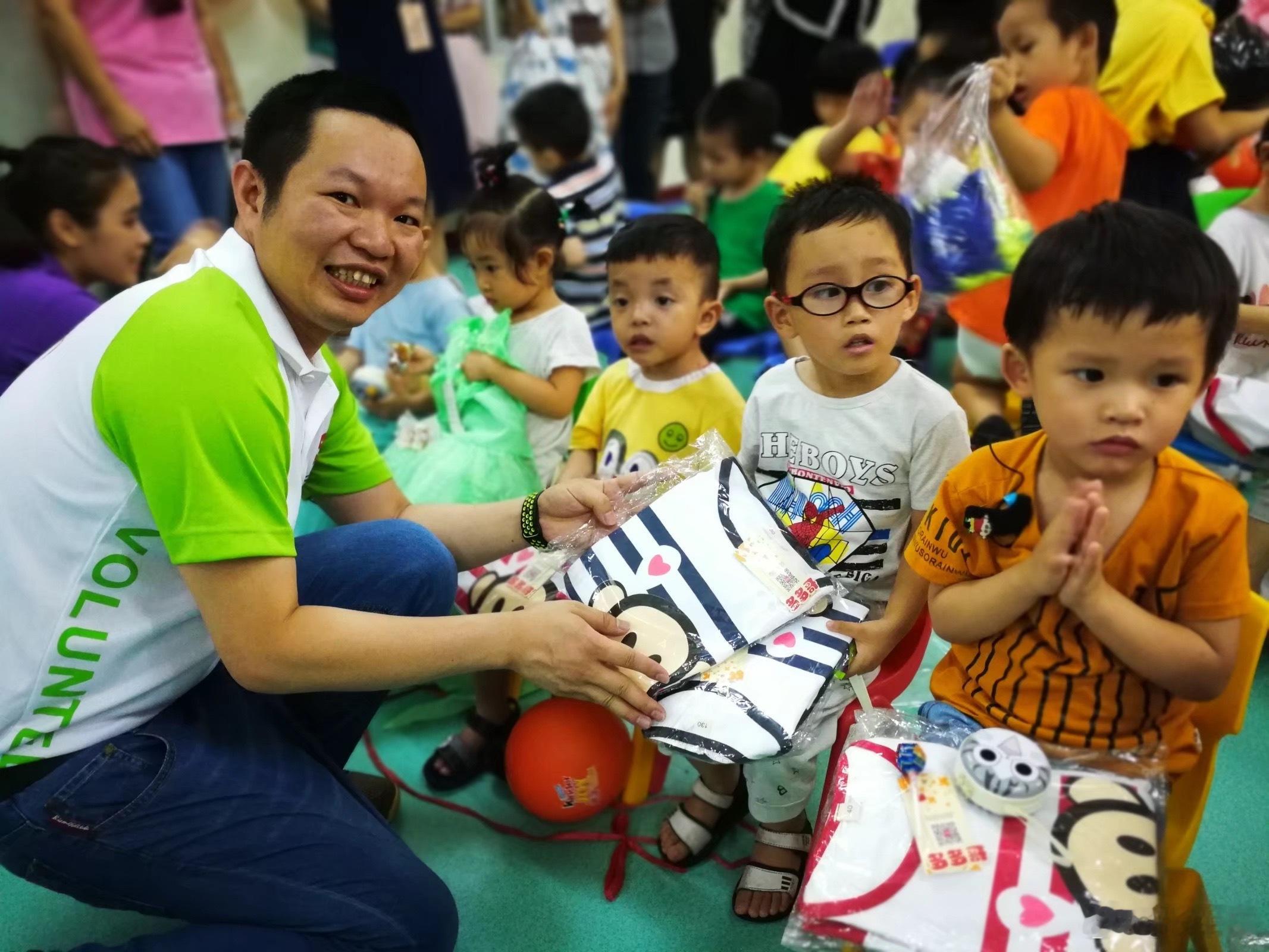 看见公益 一直以来，公益伴我半生。有人说图啥？图心安，图那份纯粹的快乐。公益已成