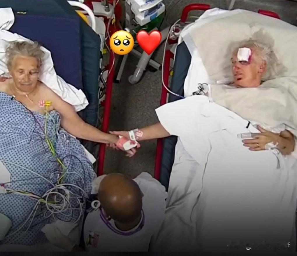 82岁的芭芭拉和80岁的克拉伦斯被一辆摩托车撞倒，随即因多处受伤被紧急送往医院。