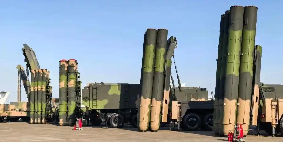 导弹竖起来了，最让人安心的有2件事！
 
东部战区沿海一线的地导部队，导弹发射架