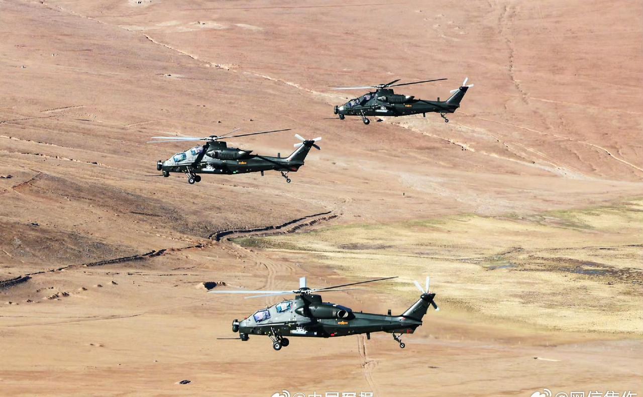 【高原雪山直升机大片！每一张都是屏保】近日，西藏军区某部开展跨昼夜复杂气象条件下