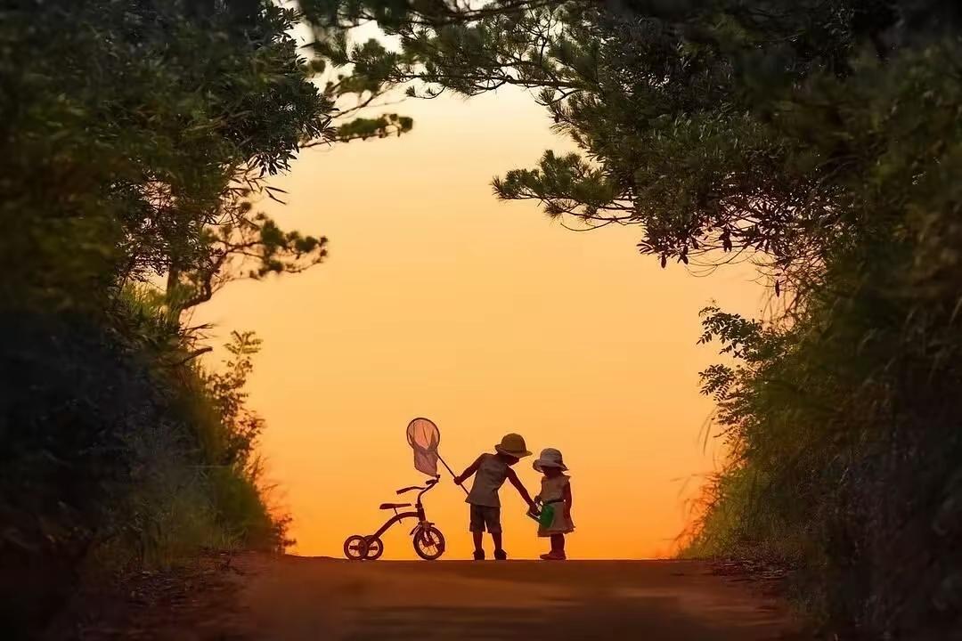 行善，从来都不是做给别人看，而是默默为自己积德修心。
人这一生，种善因，得善果。