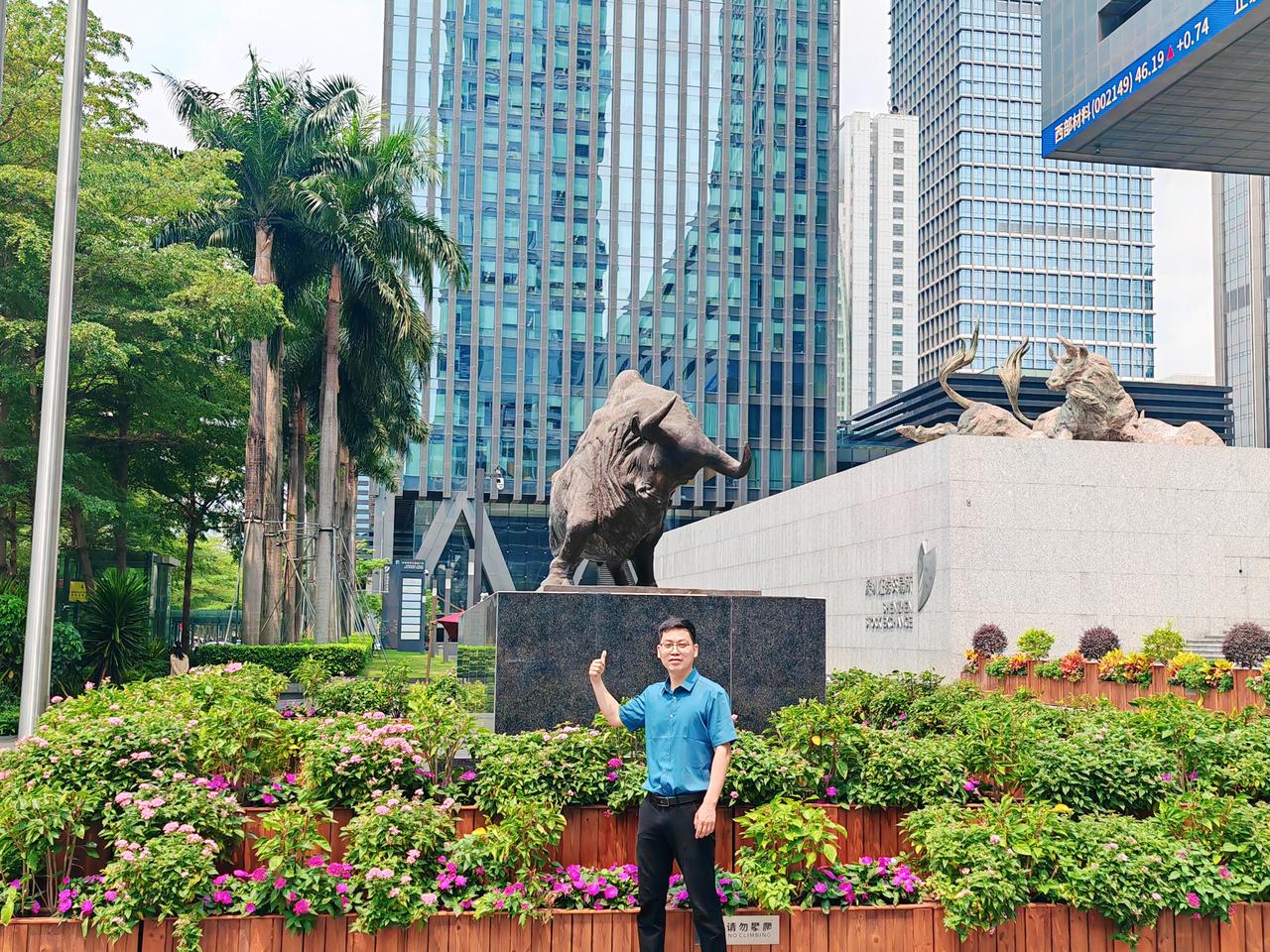 今年大牛市，祝所有粉丝今年发大财，我帮你们祈福了！