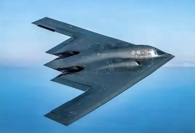 特朗普前线打仗，兄弟们在后面看戏！北约这次彻底现原形了
美伊打了快两个月，特朗普