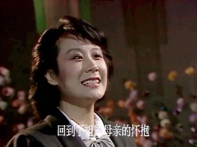 为何苏小明版的《军港之夜》无人超越

当年，海军政治部文工团歌手苏小明，演唱了一
