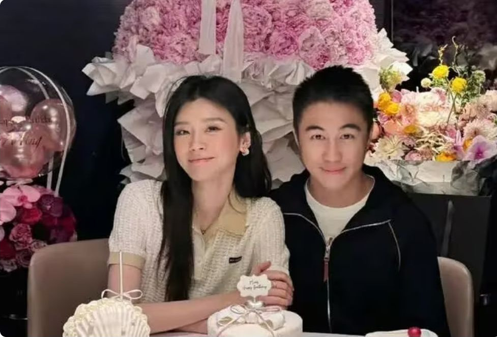 37岁奚梦瑶近况曝光！嫁给何猷君生下一对儿女，如今补办婚礼超幸福