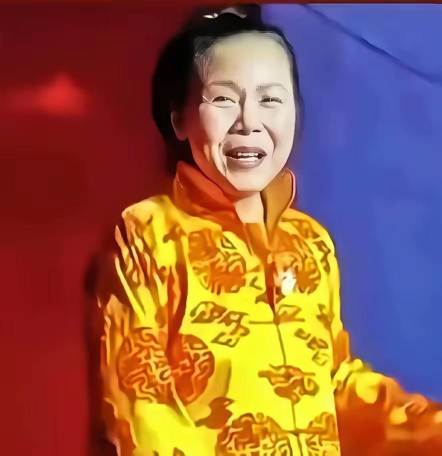 猜得出来这是谁吗？

一代歌后田震！完全认不出来了。

看到她的照片，有两个感受