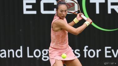 [网球]郑钦文再胜大坂直美
在WTA500柏林站女单首轮比赛中，中国球员郑钦文轰
