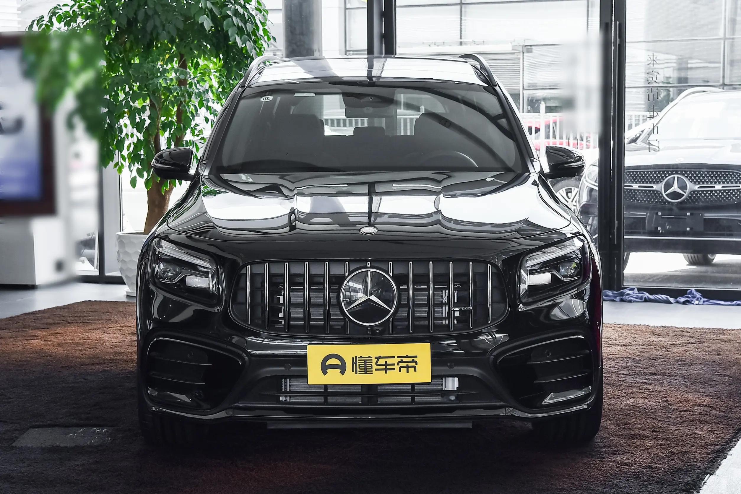 新款奔驰GLB AMG上市，售46.91万元。 