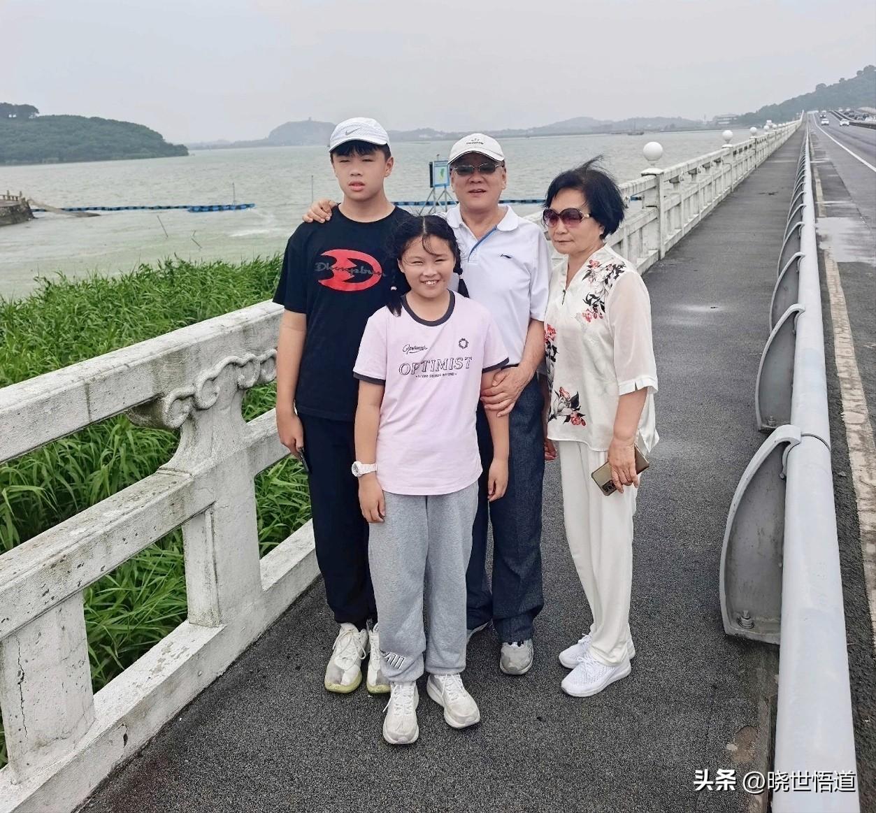 69岁生日第二天，小孙女的一个举动，让我这个当爷爷的老泪纵横……

昨天是我69