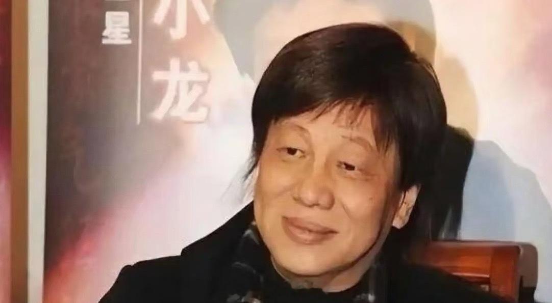 梁小龙去世梁小龙也走了，他的电影可没少看，最熟悉的还是陈真～ 