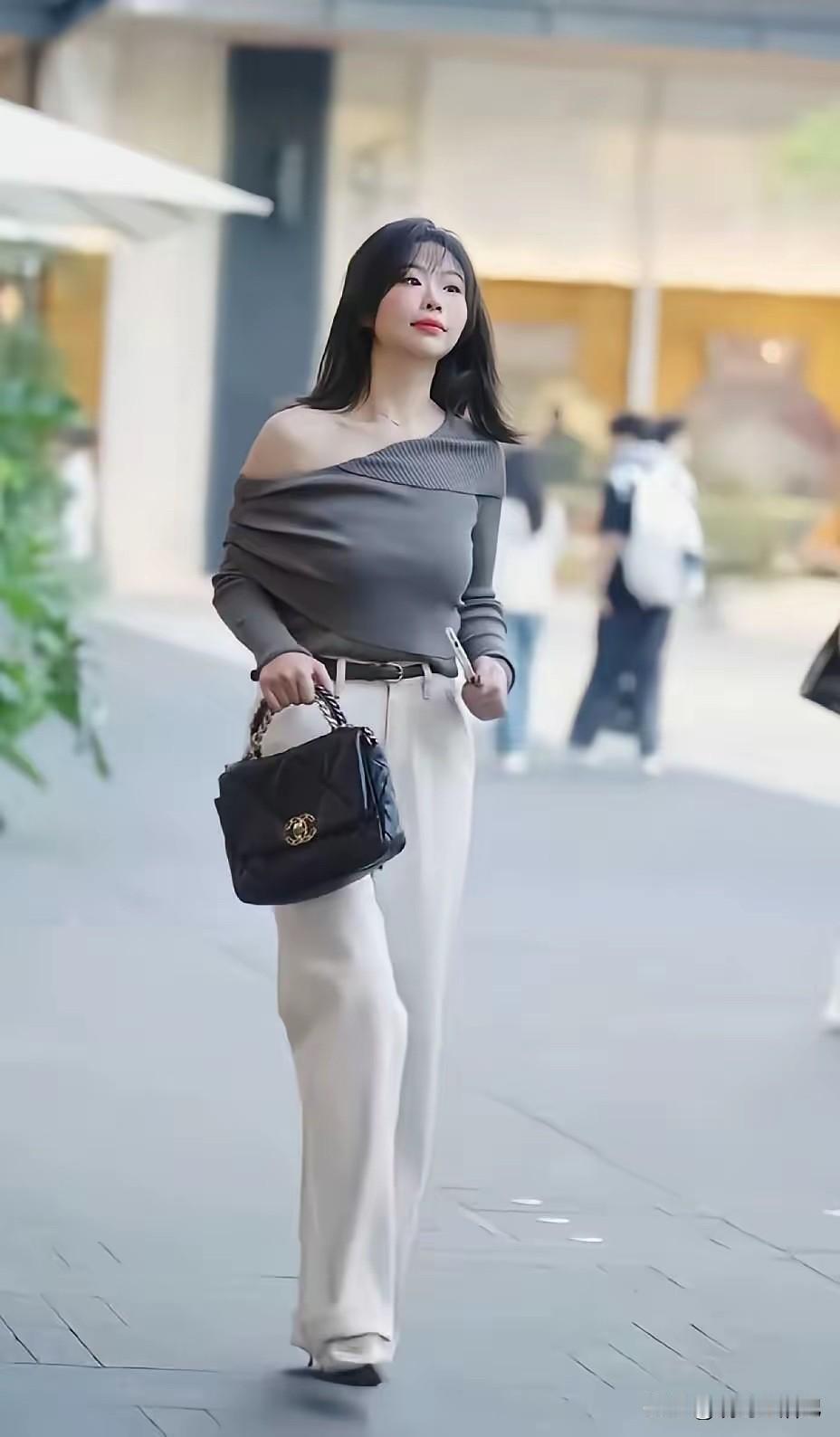 他是一个女网红，以前很胖的，你能看出来是谁吗？